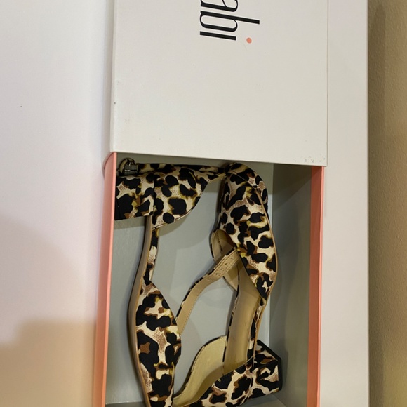 Cabi 6020 Kiki Ankle Strap Leopard Print Block Kitten Heels size 7M - Picture 5 of 11